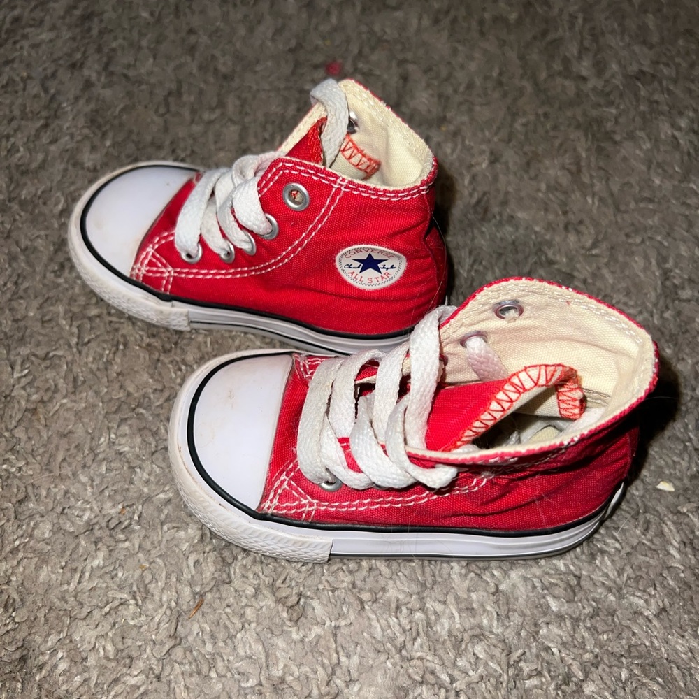 4c Red high top converse shoes